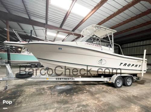 Trophy 2352 ficha tecnica